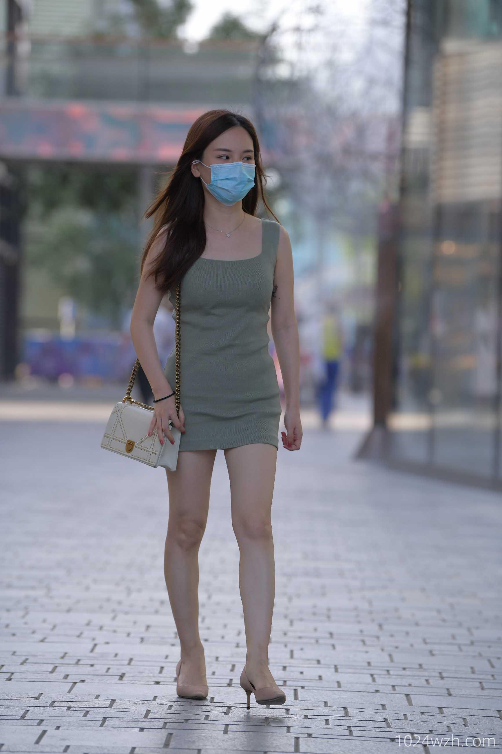 连体包臀裙妹子